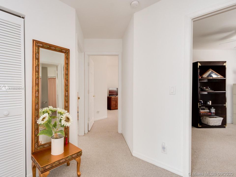 Recently Sold: $515,000 (4 beds, 2 baths, 2515 Square Feet)