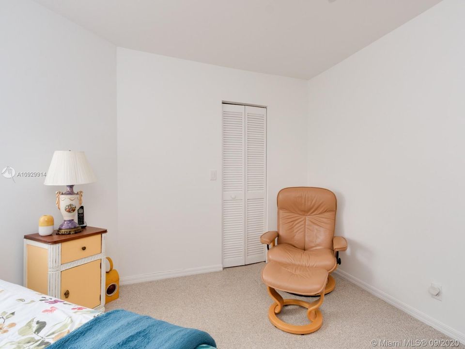 Recently Sold: $515,000 (4 beds, 2 baths, 2515 Square Feet)