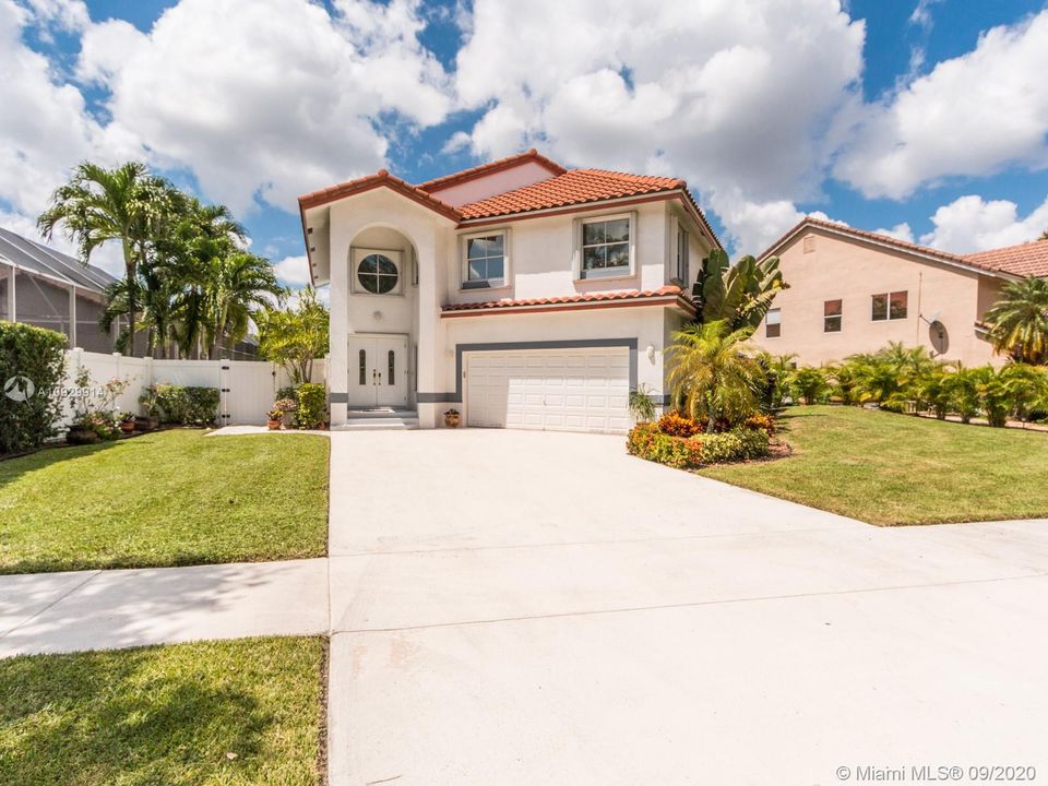 Recently Sold: $515,000 (4 beds, 2 baths, 2515 Square Feet)
