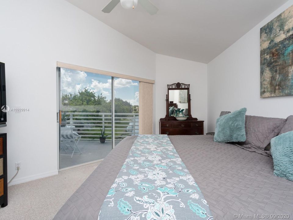 Recently Sold: $515,000 (4 beds, 2 baths, 2515 Square Feet)