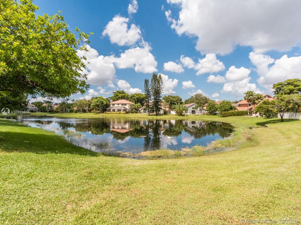 Recently Sold: $515,000 (4 beds, 2 baths, 2515 Square Feet)