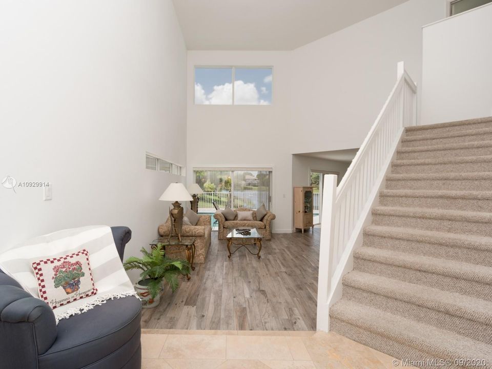 Recently Sold: $515,000 (4 beds, 2 baths, 2515 Square Feet)