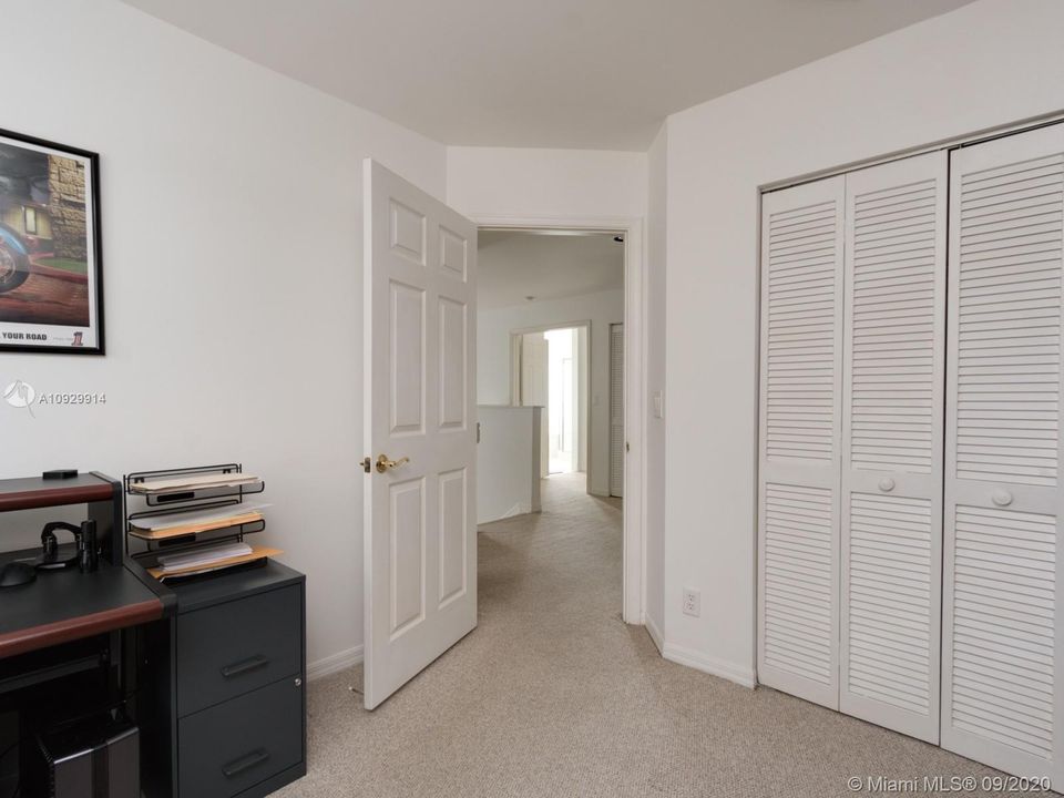 Recently Sold: $515,000 (4 beds, 2 baths, 2515 Square Feet)