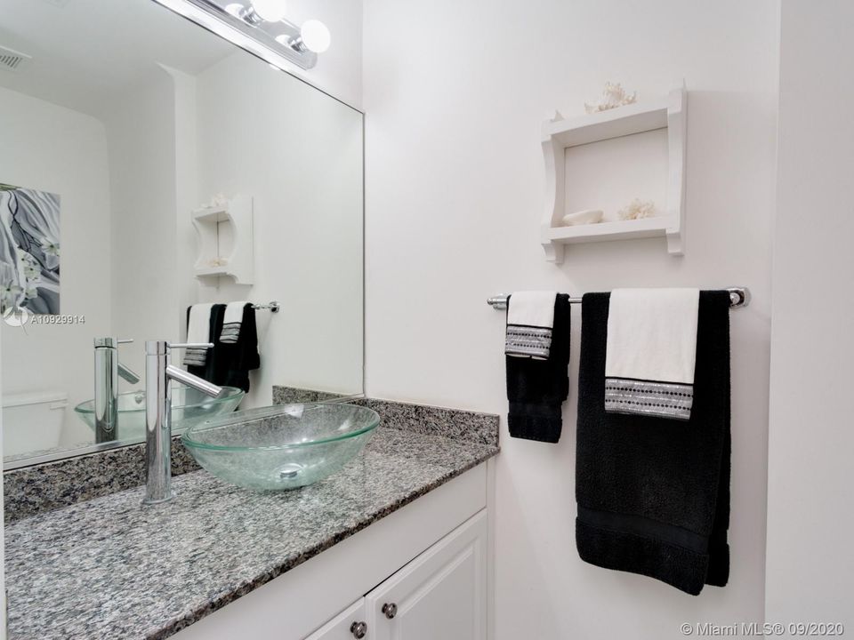 Recently Sold: $515,000 (4 beds, 2 baths, 2515 Square Feet)