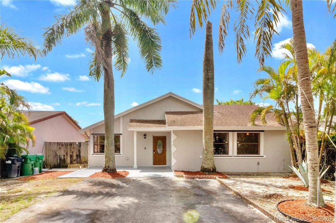 Recently Sold: $279,000 (4 beds, 2 baths, 1586 Square Feet)