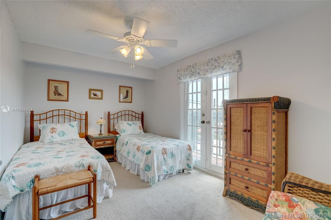 最近售出: $424,000 (3 贝兹, 3 浴室, 1448 平方英尺)