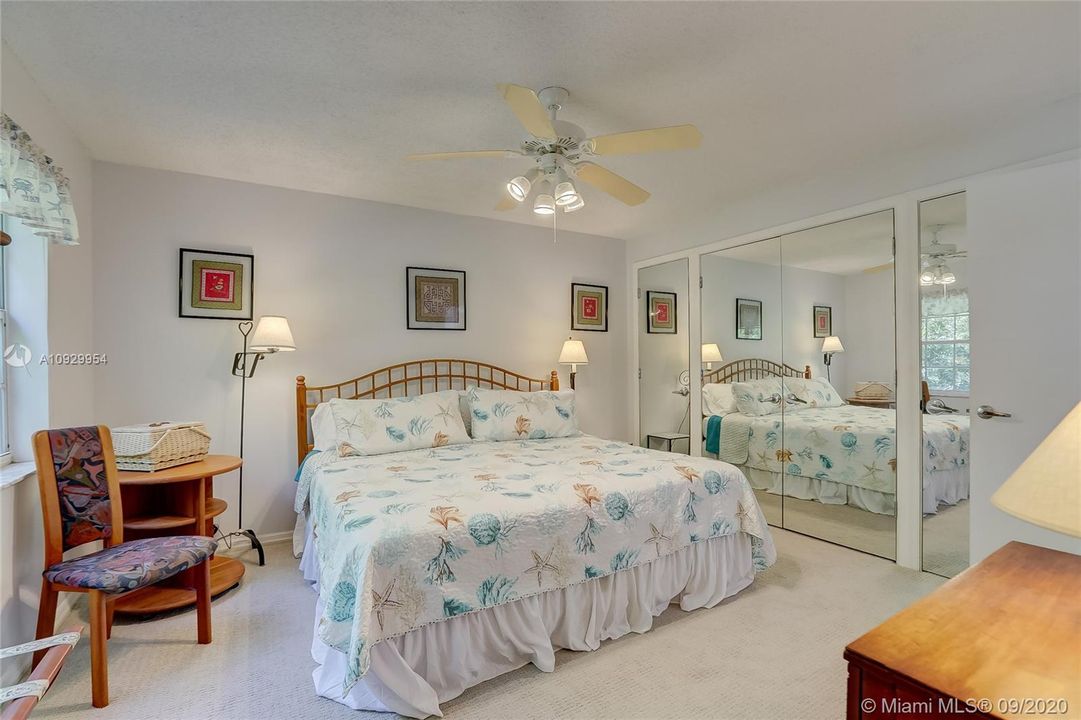 最近售出: $424,000 (3 贝兹, 3 浴室, 1448 平方英尺)