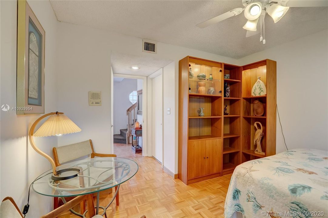 最近售出: $424,000 (3 贝兹, 3 浴室, 1448 平方英尺)