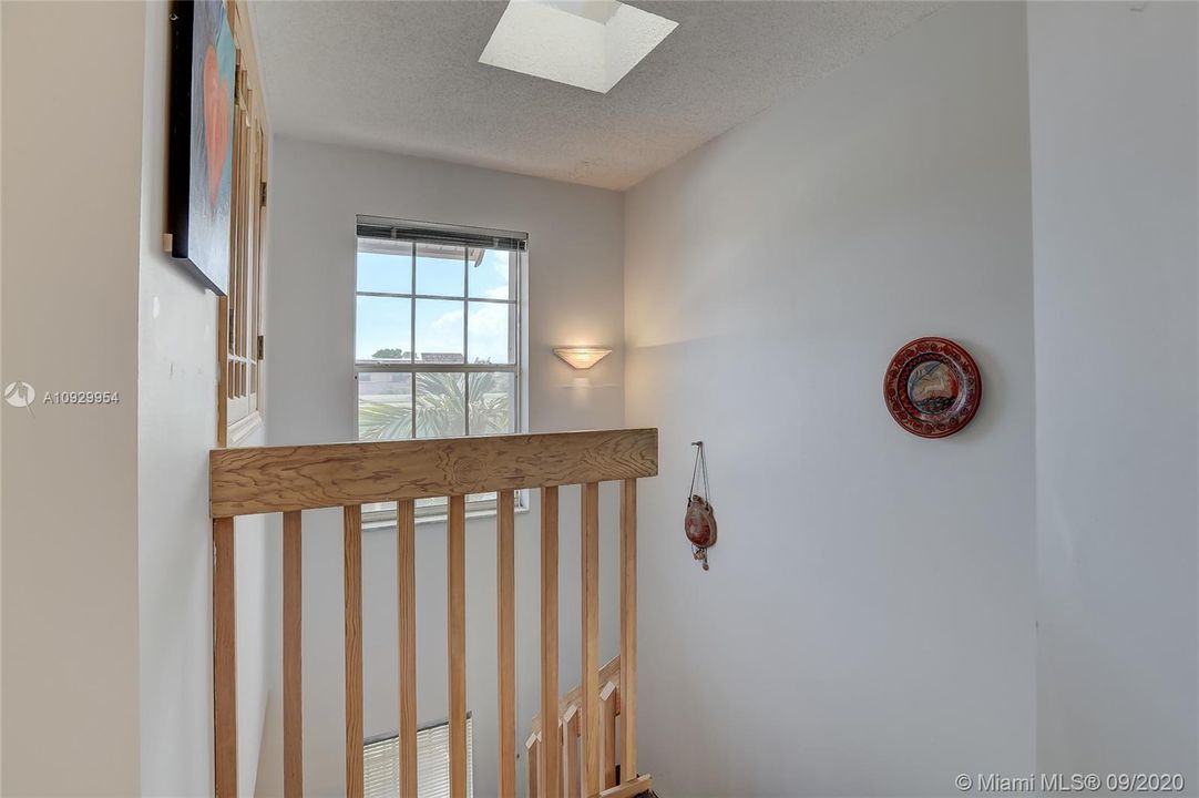 最近售出: $424,000 (3 贝兹, 3 浴室, 1448 平方英尺)