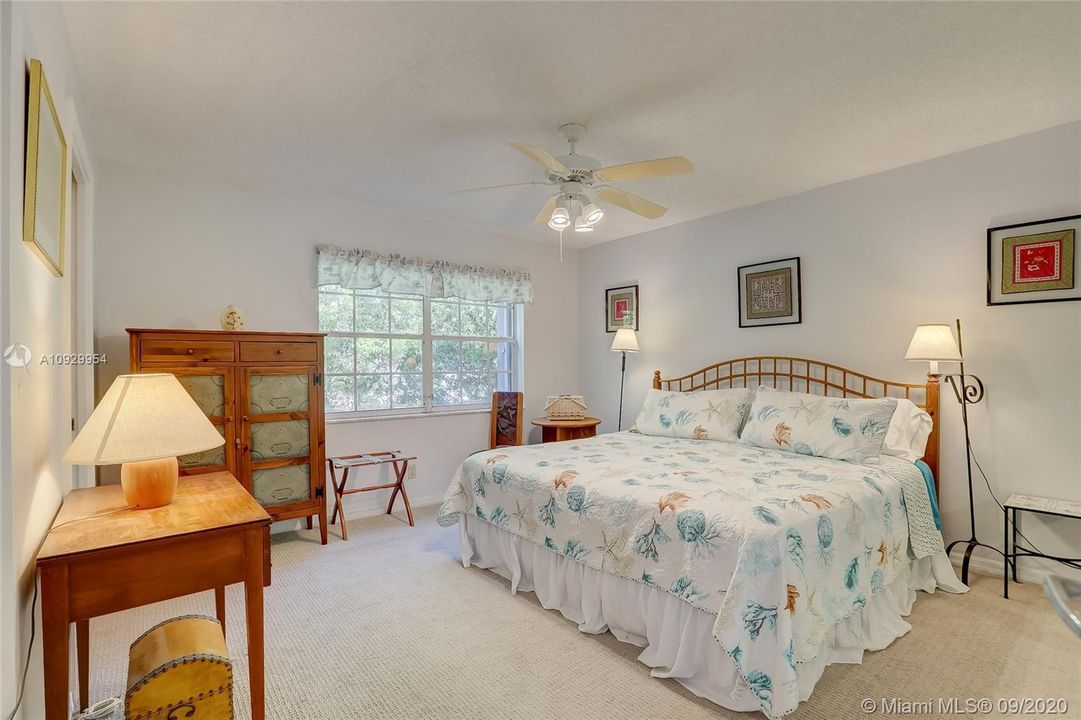 最近售出: $424,000 (3 贝兹, 3 浴室, 1448 平方英尺)