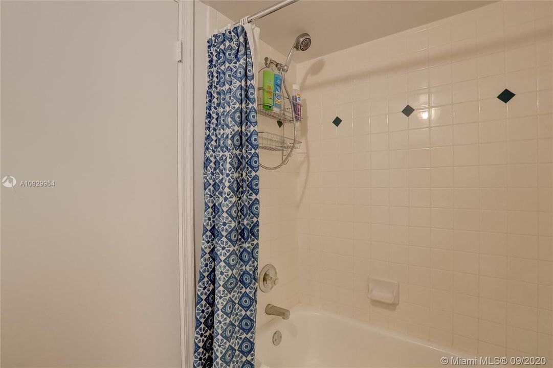 最近售出: $424,000 (3 贝兹, 3 浴室, 1448 平方英尺)