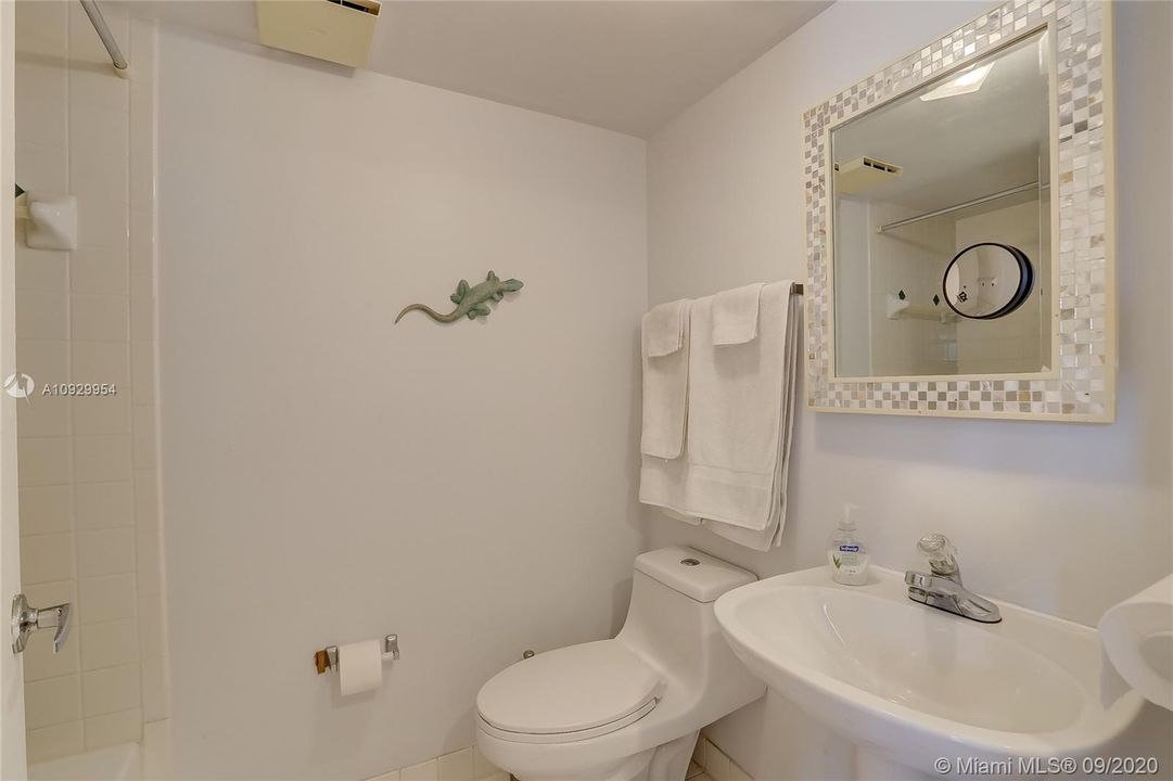 最近售出: $424,000 (3 贝兹, 3 浴室, 1448 平方英尺)