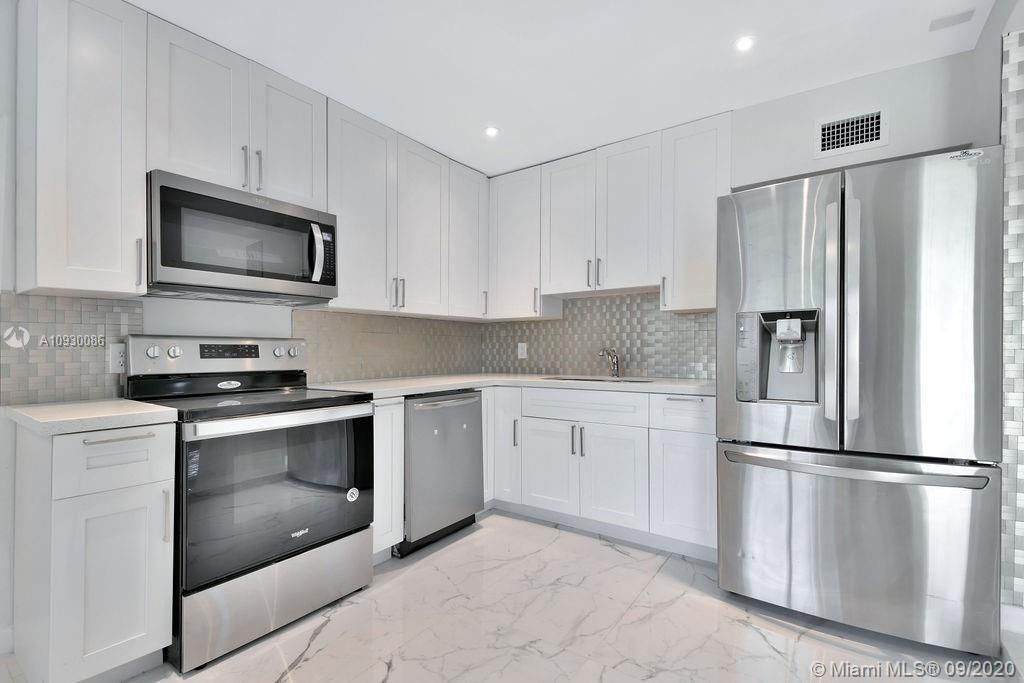 Recently Sold: $475,000 (4 beds, 3 baths, 1119 Square Feet)