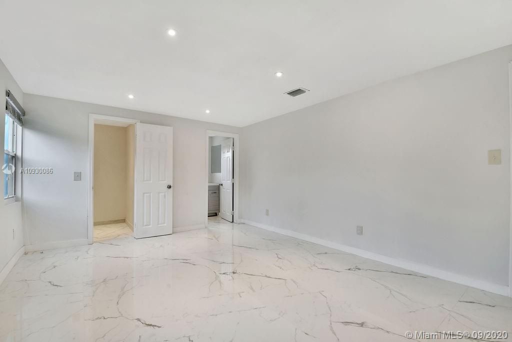 Recently Sold: $475,000 (4 beds, 3 baths, 1119 Square Feet)