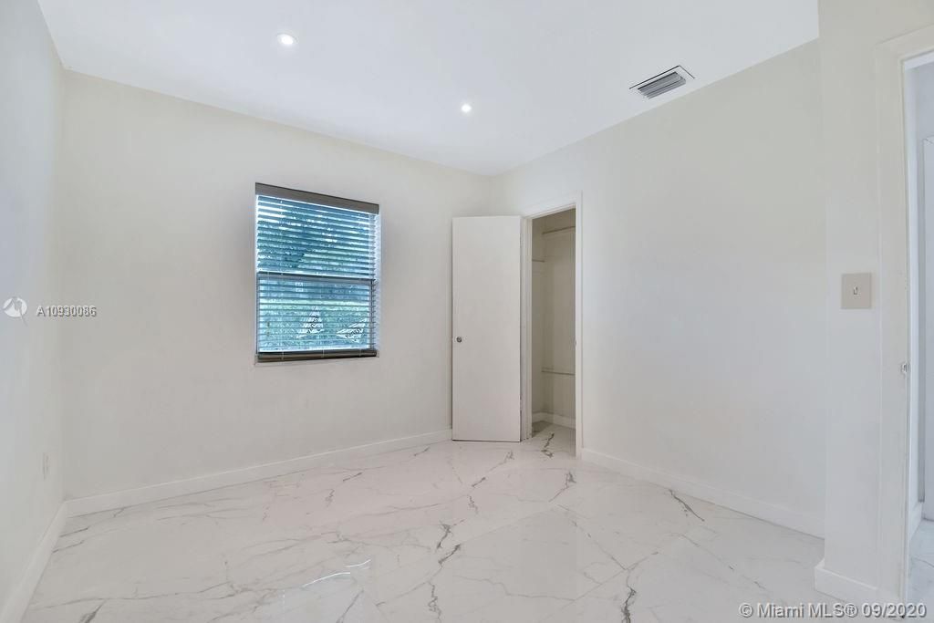Recently Sold: $475,000 (4 beds, 3 baths, 1119 Square Feet)