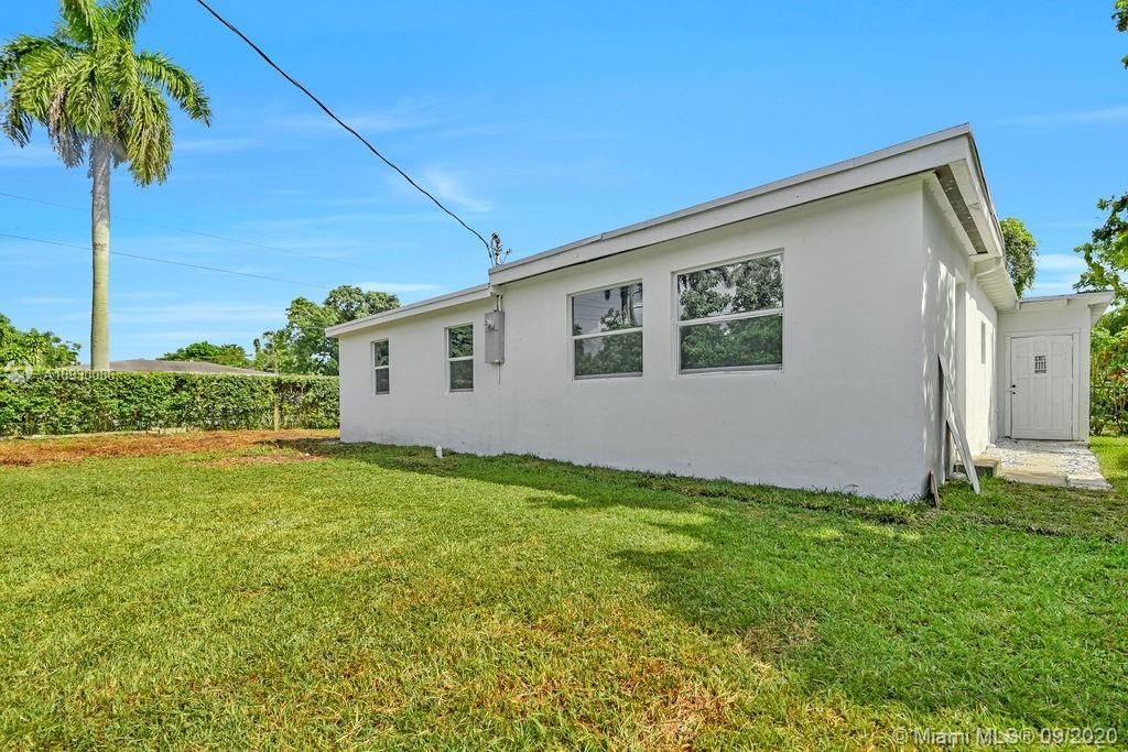 Recently Sold: $475,000 (4 beds, 3 baths, 1119 Square Feet)