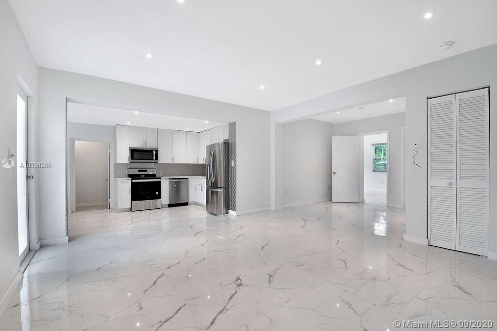 Recently Sold: $475,000 (4 beds, 3 baths, 1119 Square Feet)