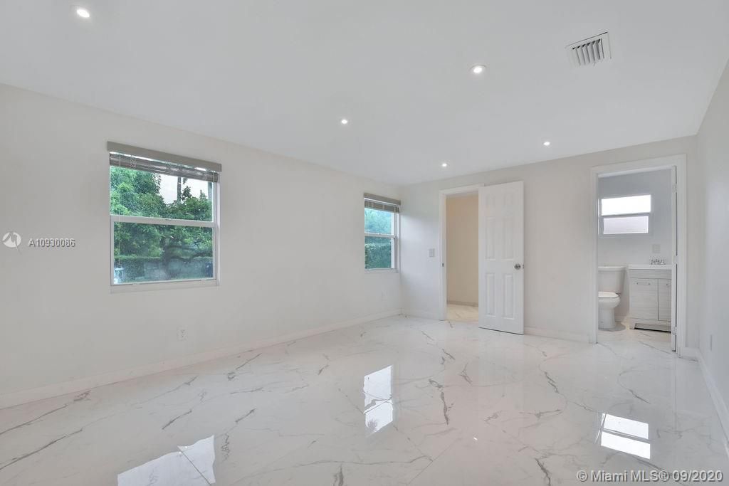 Recently Sold: $475,000 (4 beds, 3 baths, 1119 Square Feet)