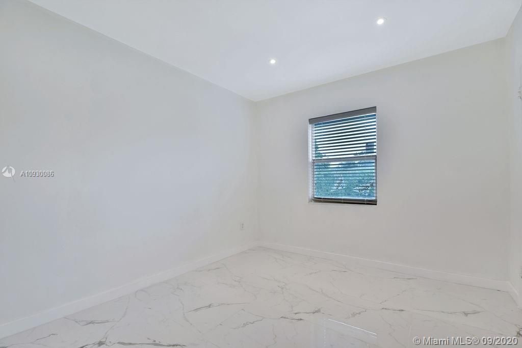 Recently Sold: $475,000 (4 beds, 3 baths, 1119 Square Feet)