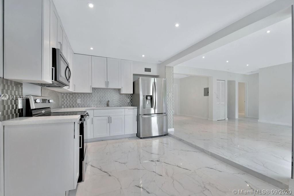 Recently Sold: $475,000 (4 beds, 3 baths, 1119 Square Feet)