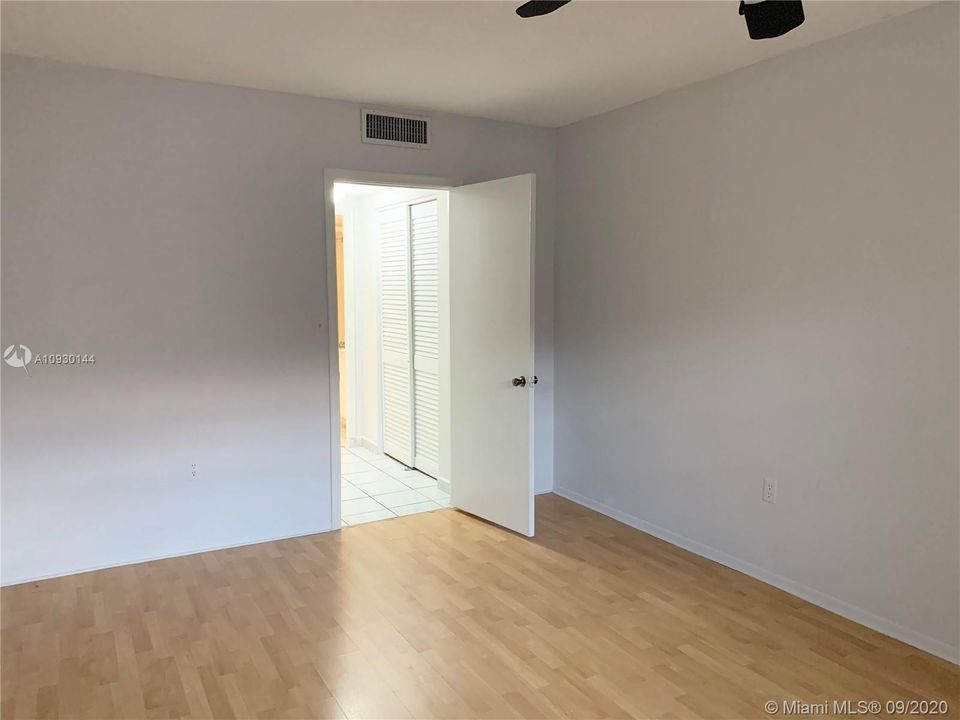 Recently Rented: $1,050 (1 beds, 1 baths, 755 Square Feet)