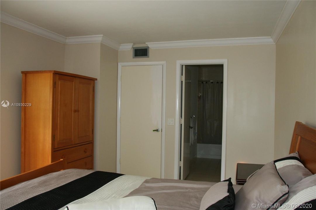 最近租的: $1,700 (2 贝兹, 2 浴室, 1374 平方英尺)