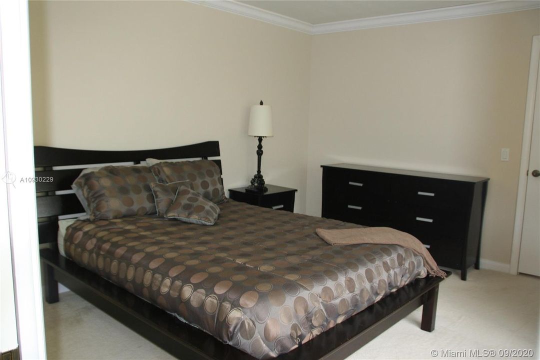 最近租的: $1,700 (2 贝兹, 2 浴室, 1374 平方英尺)