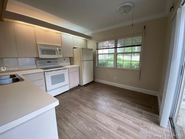 最近租的: $1,700 (2 贝兹, 2 浴室, 1374 平方英尺)