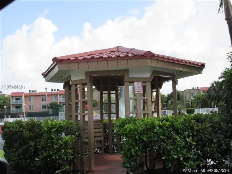 Recently Rented: $1,300 (1 beds, 1 baths, 810 Square Feet)