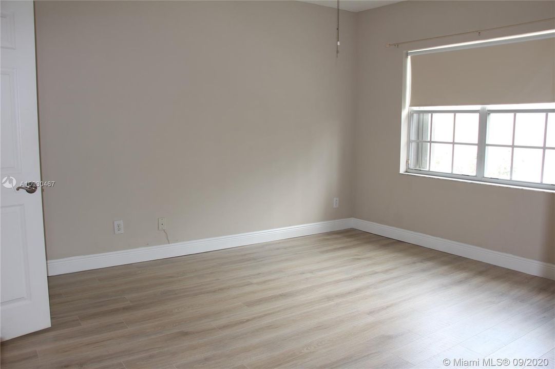 Recently Rented: $2,300 (2 beds, 2 baths, 1450 Square Feet)