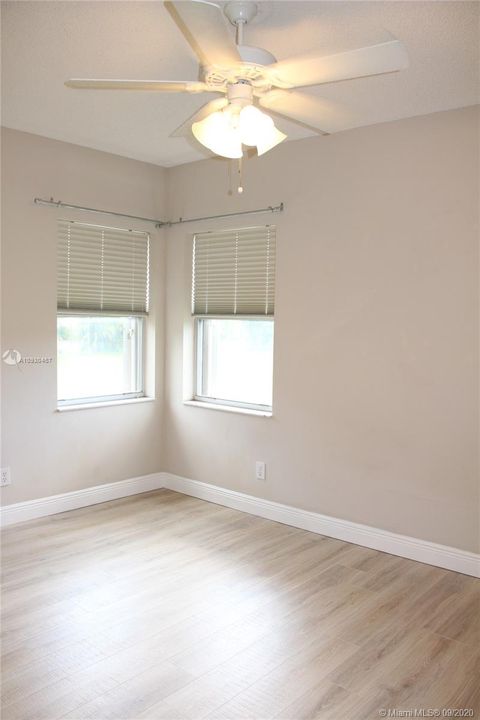 Recently Rented: $2,300 (2 beds, 2 baths, 1450 Square Feet)