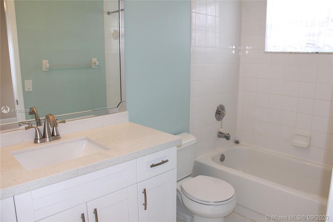 Recently Rented: $2,300 (2 beds, 2 baths, 1450 Square Feet)
