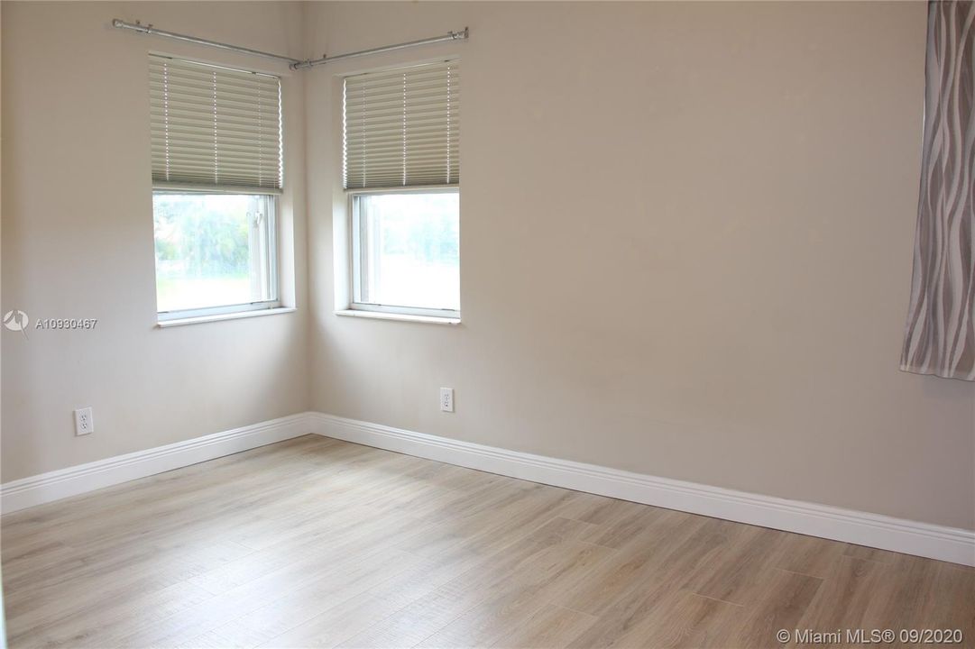 Recently Rented: $2,300 (2 beds, 2 baths, 1450 Square Feet)