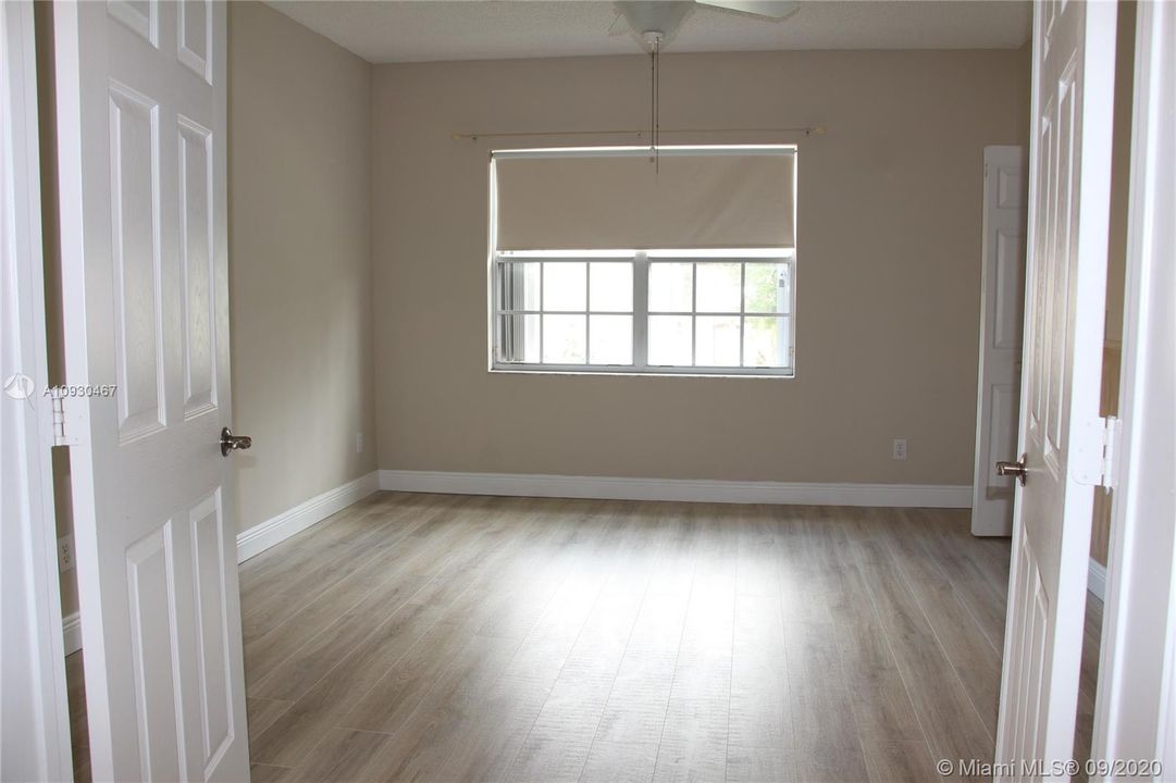 Recently Rented: $2,300 (2 beds, 2 baths, 1450 Square Feet)
