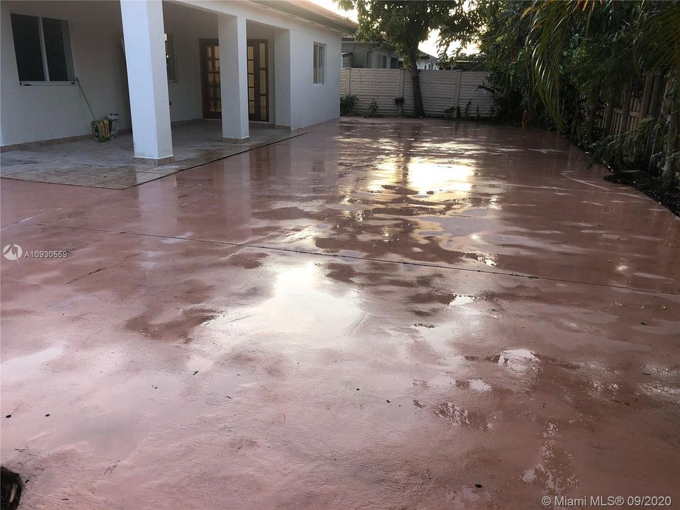 Recently Rented: $3,000 (4 beds, 2 baths, 2477 Square Feet)