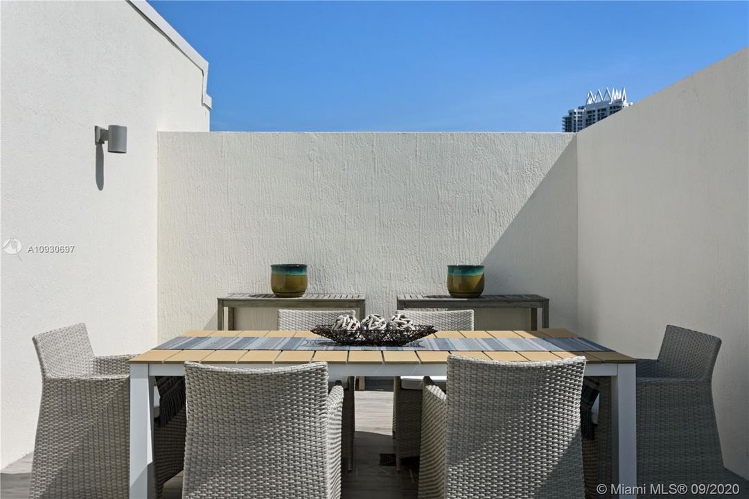 Recientemente alquilado: $7,300 (3 camas, 3 baños, 1841 Pies cuadrados)