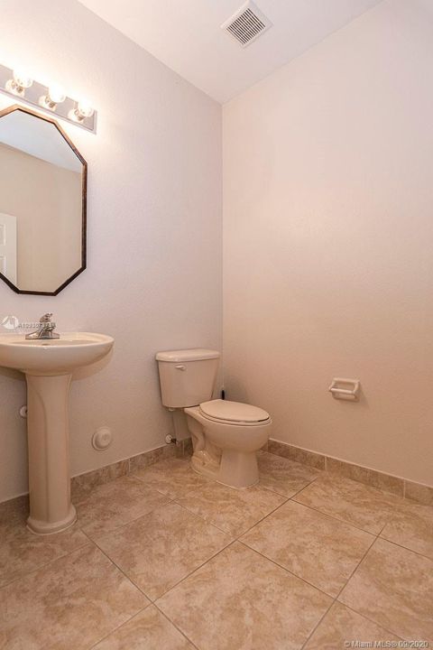 Недавно арендовано: $2,200 (3 спален, 2 ванн, 1478 Квадратных фут)