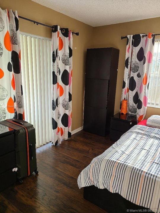 Недавно продано: $150,000 (1 спален, 1 ванн, 813 Квадратных фут)