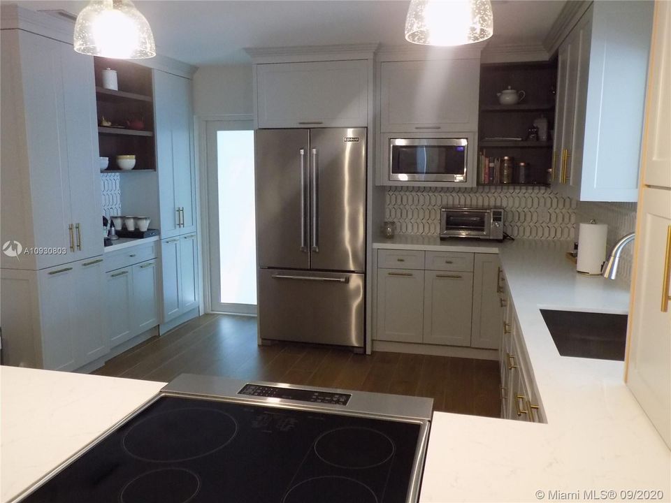 Recently Sold: $495,000 (3 beds, 2 baths, 1547 Square Feet)