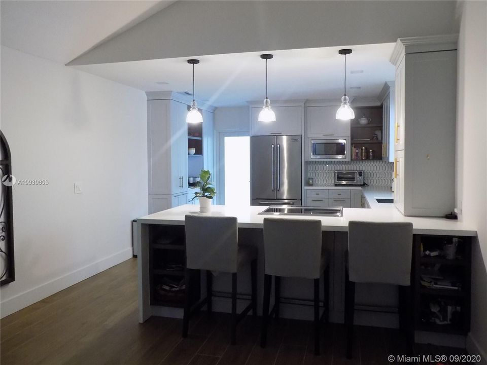 Recently Sold: $495,000 (3 beds, 2 baths, 1547 Square Feet)