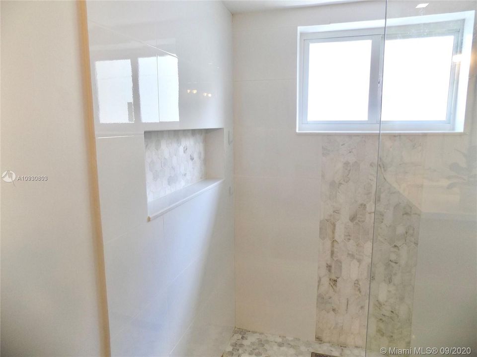 Recently Sold: $495,000 (3 beds, 2 baths, 1547 Square Feet)