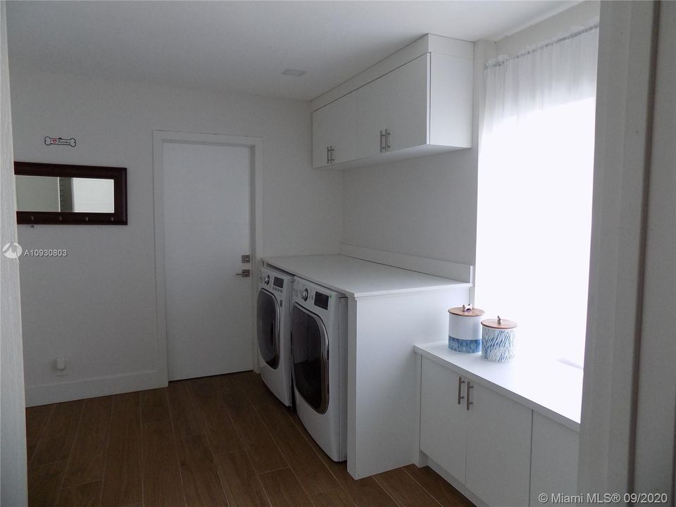 Recently Sold: $495,000 (3 beds, 2 baths, 1547 Square Feet)