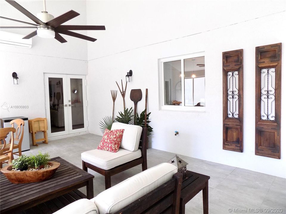 Recently Sold: $495,000 (3 beds, 2 baths, 1547 Square Feet)