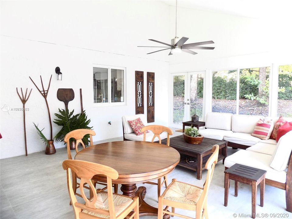 Recently Sold: $495,000 (3 beds, 2 baths, 1547 Square Feet)