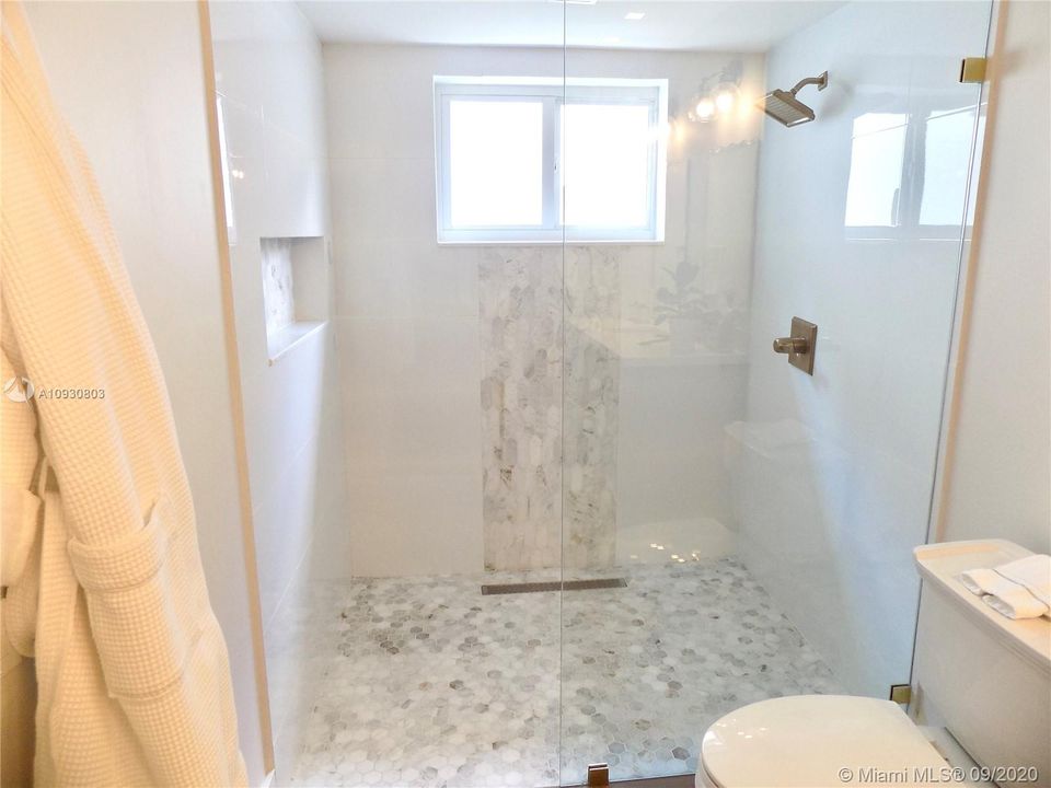 Recently Sold: $495,000 (3 beds, 2 baths, 1547 Square Feet)