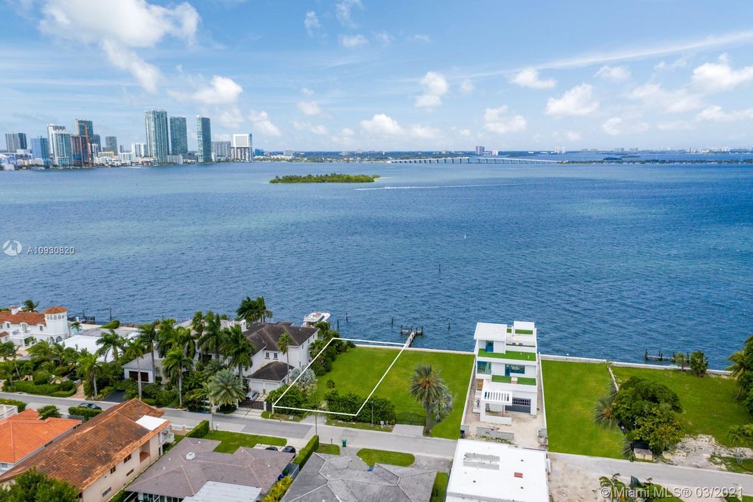 Недавно продано: $4,290,000 (0.20 acres)