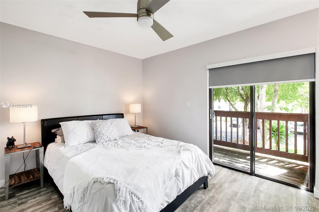 Vendido Recientemente: $180,000 (2 camas, 2 baños, 1040 Pies cuadrados)