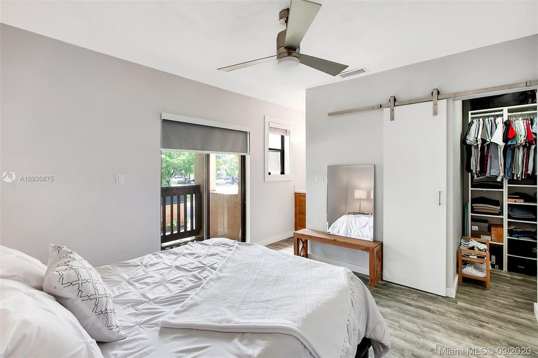 Vendido Recientemente: $180,000 (2 camas, 2 baños, 1040 Pies cuadrados)