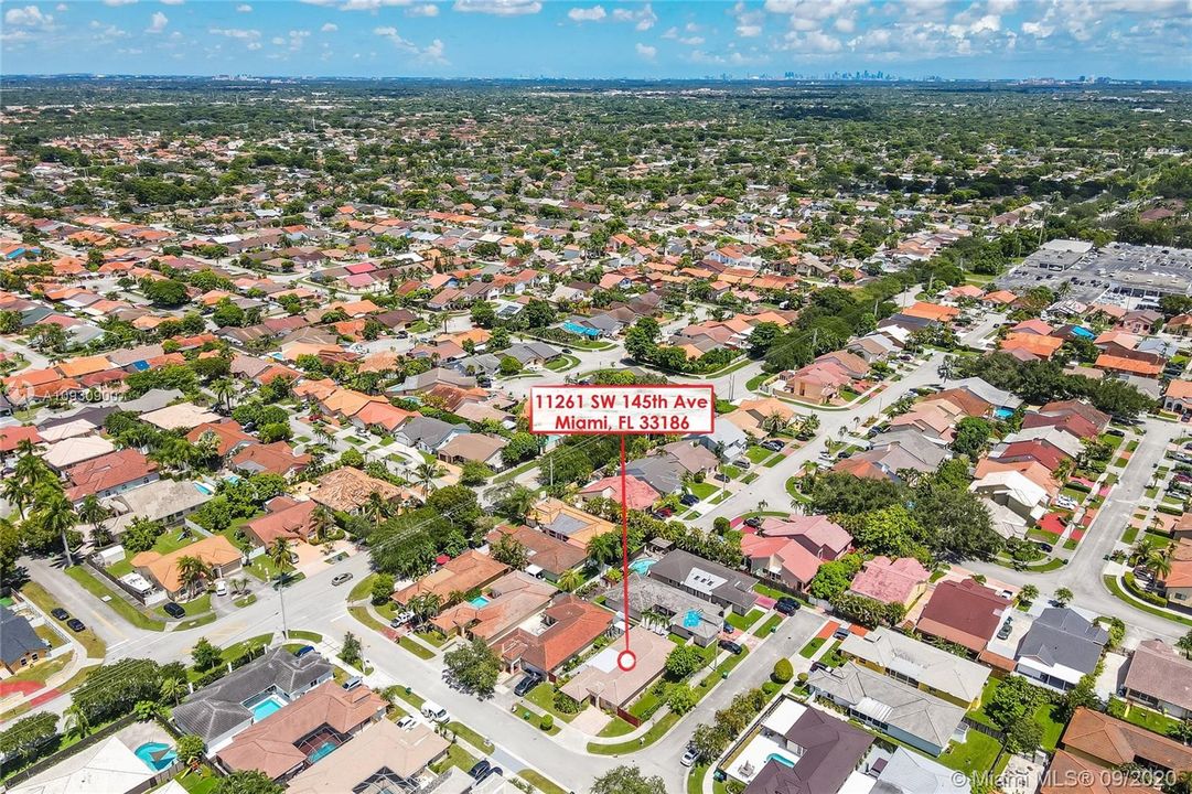 Recently Sold: $380,000 (3 beds, 2 baths, 1910 Square Feet)