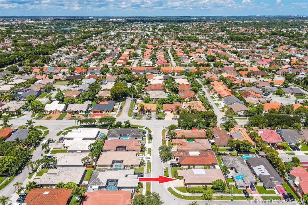 Recently Sold: $380,000 (3 beds, 2 baths, 1910 Square Feet)